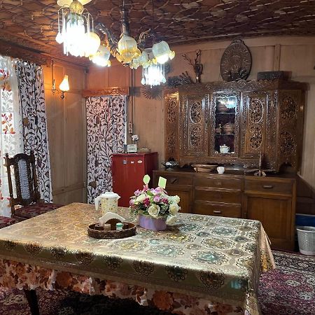 Young Shahzada Group Of Houseboats Srīnagar 외부 사진