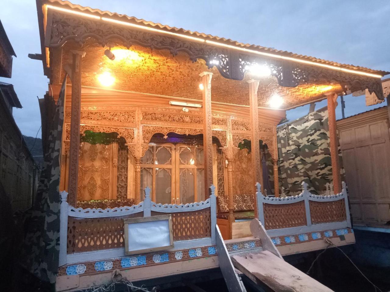 Young Shahzada Group Of Houseboats Srīnagar 외부 사진