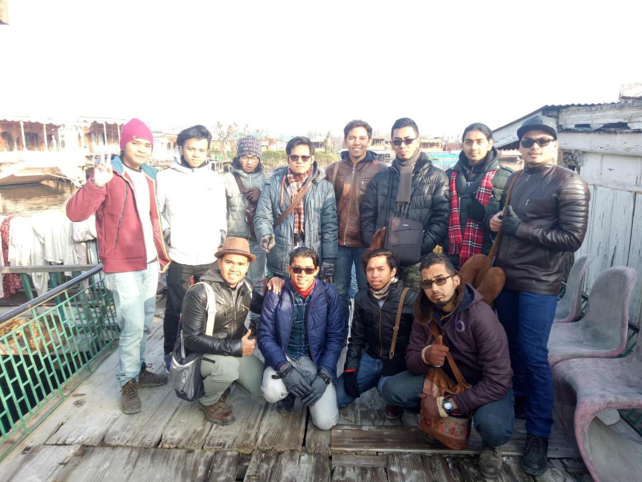 Young Shahzada Group Of Houseboats Srīnagar 외부 사진